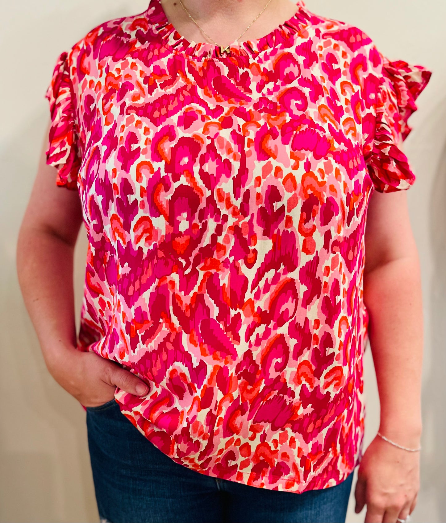 ABSTRACT PRINT BACK KEYHOLE RUFFLE SLEEVE TOP